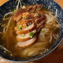 Thai Me Restaurant - Duck soup w. Rice noodle