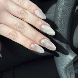 Nail Studio - Acrylic almond-shaped nails with ballet pink cat-eye polish
