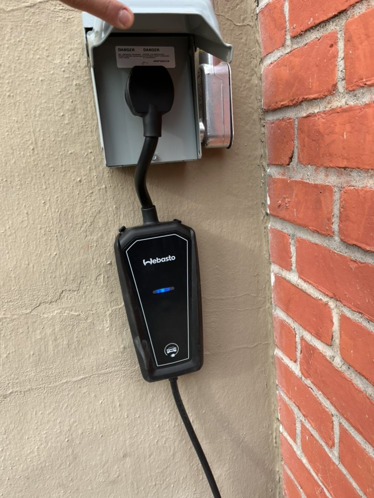Slide of Elite Glow Electric