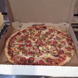 Woodlawn Deli - Best pizza in Town