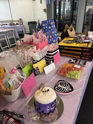 LA Kings Ice Burbank (Pickwick) by null