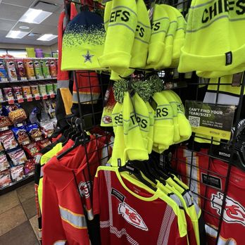 Love's Travel Stop - Gas Stations Near Me - Strafford, Missouri