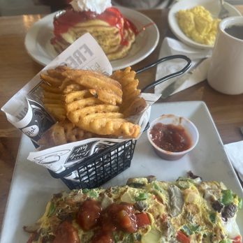 Maria's Brunch - Luxi omelette - Breakfast & Brunch Near Me - Metuchen, New Jersey