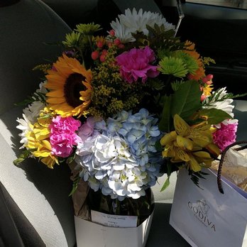 Hanover Floral - Much better and fuller replacement bouquet for $85.66 (Flower, delivery & tax). - Florists Near Me - East Hanover, New Jersey