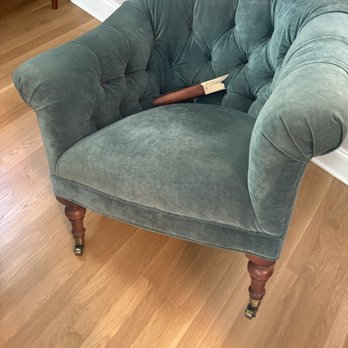 Move Happy - Another broken chair - Movers Near Me - Los Angeles, California