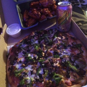 Empire Pizza - Small veggie pizza & BBQ wings ! Absolutely so delicious (excuse the bad lighting) Their veggie pizza is hands down the best! - Pizza Near Me - Meriden, Connecticut Empire Pizza - Small veggie pizza & BBQ wings ! Absolutely so delicious (excuse the bad lighting) Their veggie pizza is hands down the best! - Pizza Near Me - Meriden, Connecticut