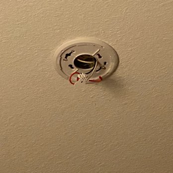 Best Western Flora Inn - Missing smoke detector - Hotels Near Me - Flora, Illinois Best Western Flora Inn - Missing smoke detector - Hotels Near Me - Flora, Illinois