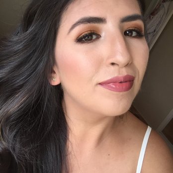 Style Reigns - Makeup Artists Near Me