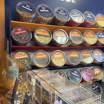 Pop Pop Hurray - Selection of popcorn - Popcorn Shops Near Me - Ferguson, Missouri