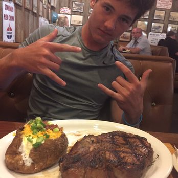 The Spudder Restaurant - 17 picks his own cut of meat - Steakhouses Near Me - Tulsa, Oklahoma The Spudder Restaurant - 17 picks his own cut of meat - Steakhouses Near Me - Tulsa, Oklahoma