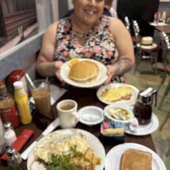 Pearl Street Diner - Deliciousness! - Diners Near Me - New York, New York