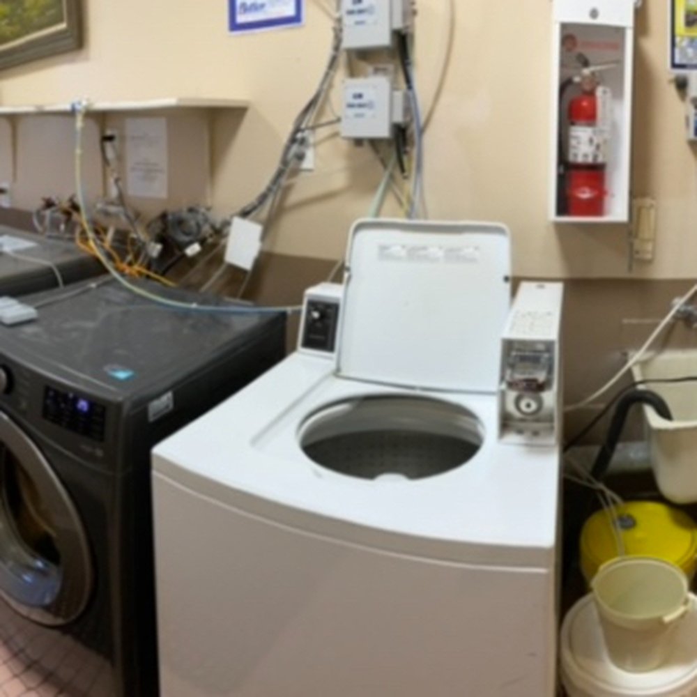 Hotel Pacific Garden - Laundry room - Hotels Near Me - Gardena, California Hotel Pacific Garden - Laundry room - Hotels Near Me - Gardena, California