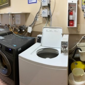 Hotel Pacific Garden - Laundry room - Hotels Near Me - Gardena, California Hotel Pacific Garden - Laundry room - Hotels Near Me - Gardena, California