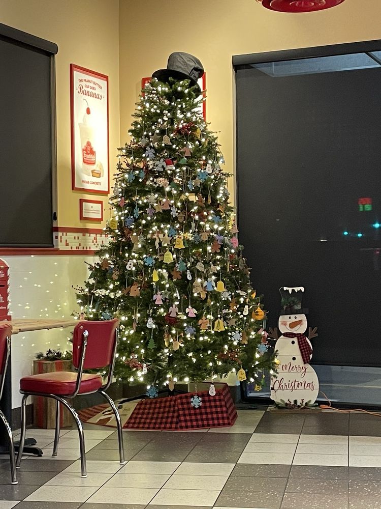 Freddy’s Frozen Custard & Steakburgers