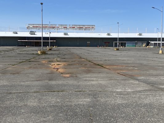 Yard Birds Mall & Storage by null