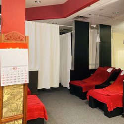 Relax Spa - Beautiful inside. Chair  massage is currently all filled
