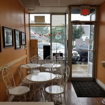 Radio Station Cafe - Looking outside from the counter - Cafes Near Me - Toronto, Ontario Radio Station Cafe - Looking outside from the counter - Cafes Near Me - Toronto, Ontario