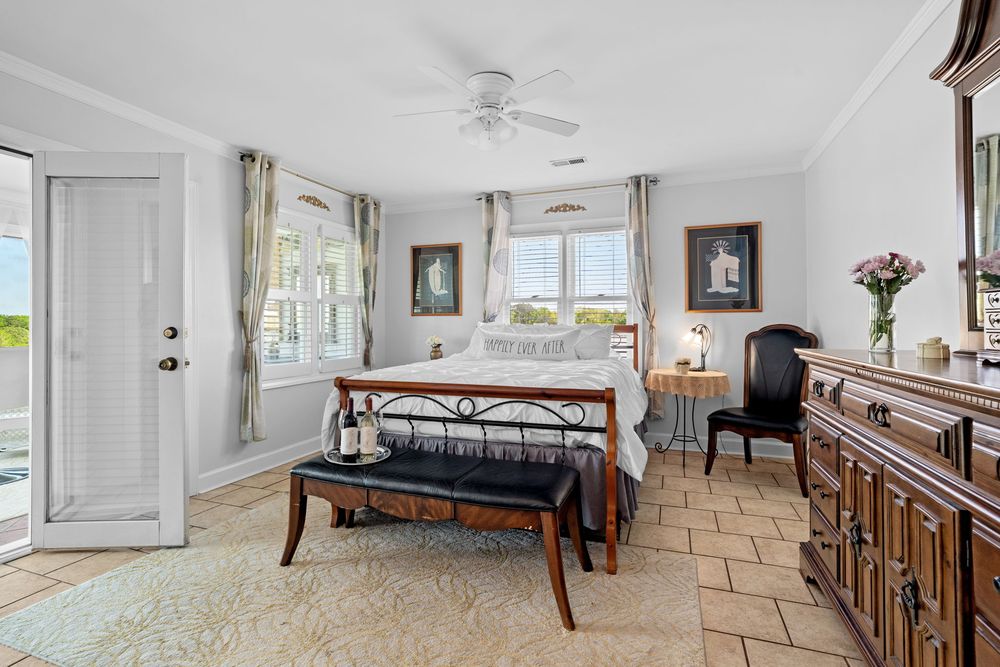 LAUREL HAVEN ESTATE Updated September 2024 13 Photos 3341 Taxahaw