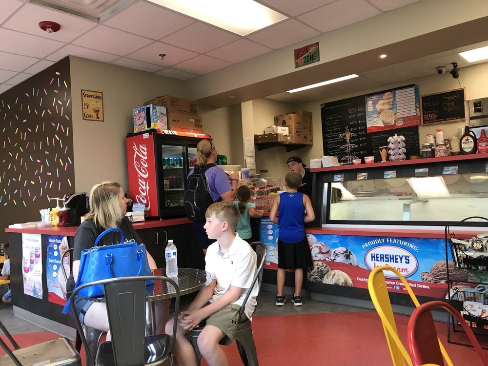 SCOOPS ICECREAM & CAFE Updated October 2024 221 High St, Portsmouth, Virginia Pizza