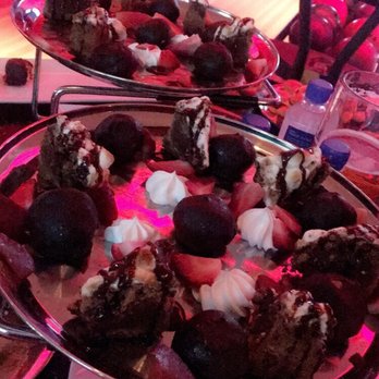 Kings Dining & Entertainment - S'mores brownies & Reese's truffles - Sports Bars Near Me - Boston, Massachusetts Kings Dining & Entertainment - S'mores brownies & Reese's truffles - Sports Bars Near Me - Boston, Massachusetts