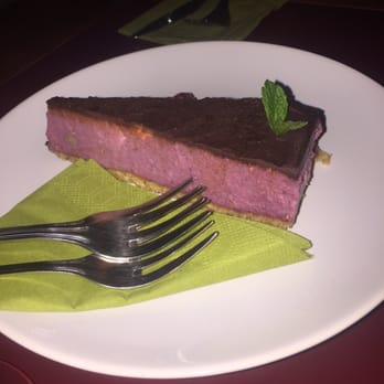 Vegan's Prague - Raw raspberry cake - Live/Raw Food Near Me - Prague, Puerto Rico Vegan's Prague - Raw raspberry cake - Live/Raw Food Near Me - Prague, Puerto Rico