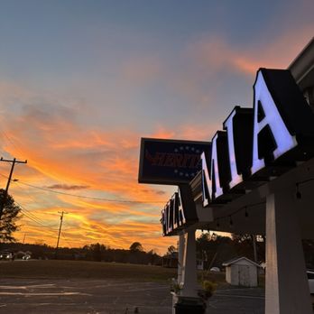 Pizza Mia - Italian Near Me - Durham, North Carolina