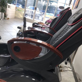 Nails BB - Great spacing in between chairs. Very comfy. Automatic adjusters to height! - Nail Salons Near Me - Long Beach, California Nails BB - Great spacing in between chairs. Very comfy. Automatic adjusters to height! - Nail Salons Near Me - Long Beach, California