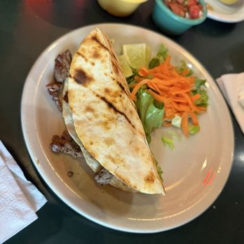 Güero's Taco Bar - Carne Guisada - Mexican Near Me - Austin, Texas Güero's Taco Bar - Carne Guisada - Mexican Near Me - Austin, Texas