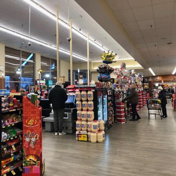 Jewel-Osco - Checkout area.   Self checkouts in foreground. - Grocery Near Me - Park Ridge, Illinois