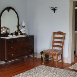 Laurel Manor House Bed and Breakfast - Sycamore Room