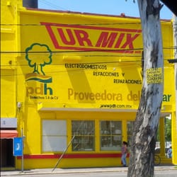 Turmix - No cuenta con estacionamiento, pero puedes quedarte sobre la 14 sur o si lo prefieres sobre Diagonal I. Zaragoza.