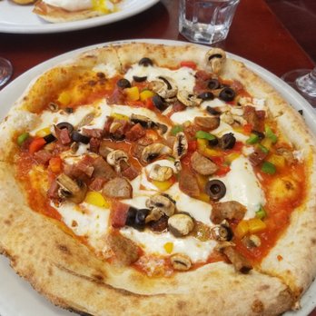 Ugo - Pizza Ugo: Femnel sausage, salame, mushroom, burrata like mozzarella, bell peppers, yucky canned black olives!!? - Italian Near Me - Culver City, California Ugo - Pizza Ugo: Femnel sausage, salame, mushroom, burrata like mozzarella, bell peppers, yucky canned black olives!!? - Italian Near Me - Culver City, California