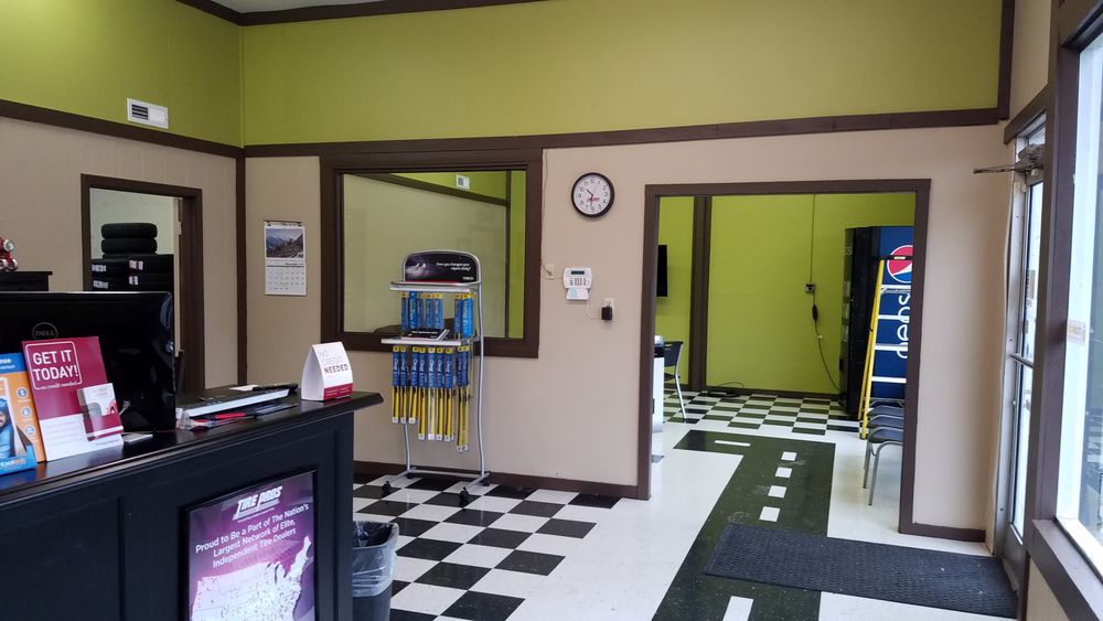 GOLDEN CIRCLE TIRE Updated July 2024 1338 W Market St, Bolivar