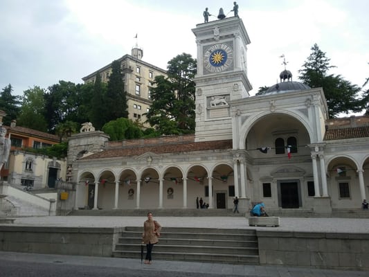 Piazza della Libertà by null