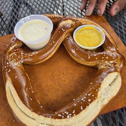 Spotted Dog Brewery - Happy pretzel