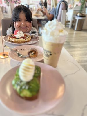 Cafe Lola by null