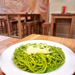 Gusto - Tavola Calda - Spaghetti Genovese mit Basilikumpesto