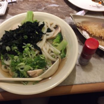 Sushi Inn - Pretty darn weak in terms of pretty much everything. - Sushi Bars Near Me - Toronto, Ontario