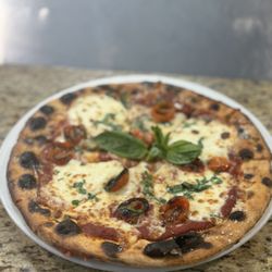 La Piazza - Margarita Pizza