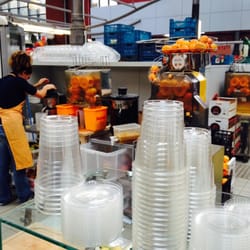 Deli's - Les machines à jus d'orange frais de Green Deli's
Les divers formats de gobelets pour jus et smoothies.