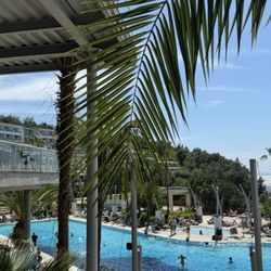 Pine Bay Holiday Resort - Pool area