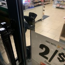 7-Eleven - Tied with bag ??