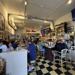 Harry's Coffee Shop - Interior