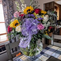 Dee's Nursery & Florist the Inc - Anniversary flower assortment
