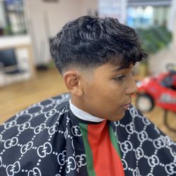 Family Barber Shop - Low fade v2