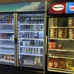 Crane Flat Gas Station - Beers and ice cream