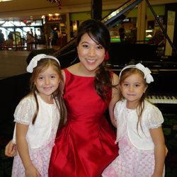 Edna Lau Piano Studio - Kahala Mall Winter Piano Performance with Sophia and Isabella