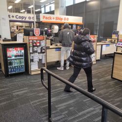 FedEx Office Print & Ship Center - Counter area
