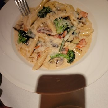 Café Figaro - Vegetable pasta in Alfredo sauce - Italian Near Me - Burlingame, California Café Figaro - Vegetable pasta in Alfredo sauce - Italian Near Me - Burlingame, California