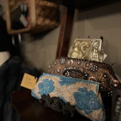 Thic Chic - Beaded clutch